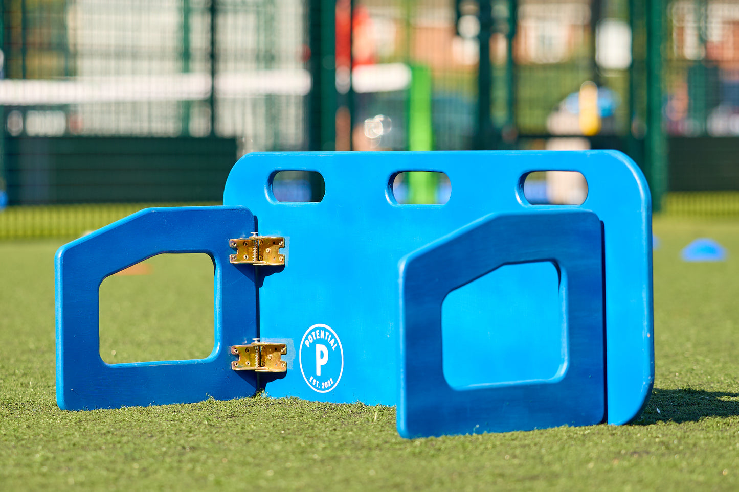 Football Rebounder Board – Pass Back Trainer for Kids & Adults | Dual-Surface Football Rebounder for Passing, First Touch & Volleys | Portable Soccer Training Equipment for garden or Club