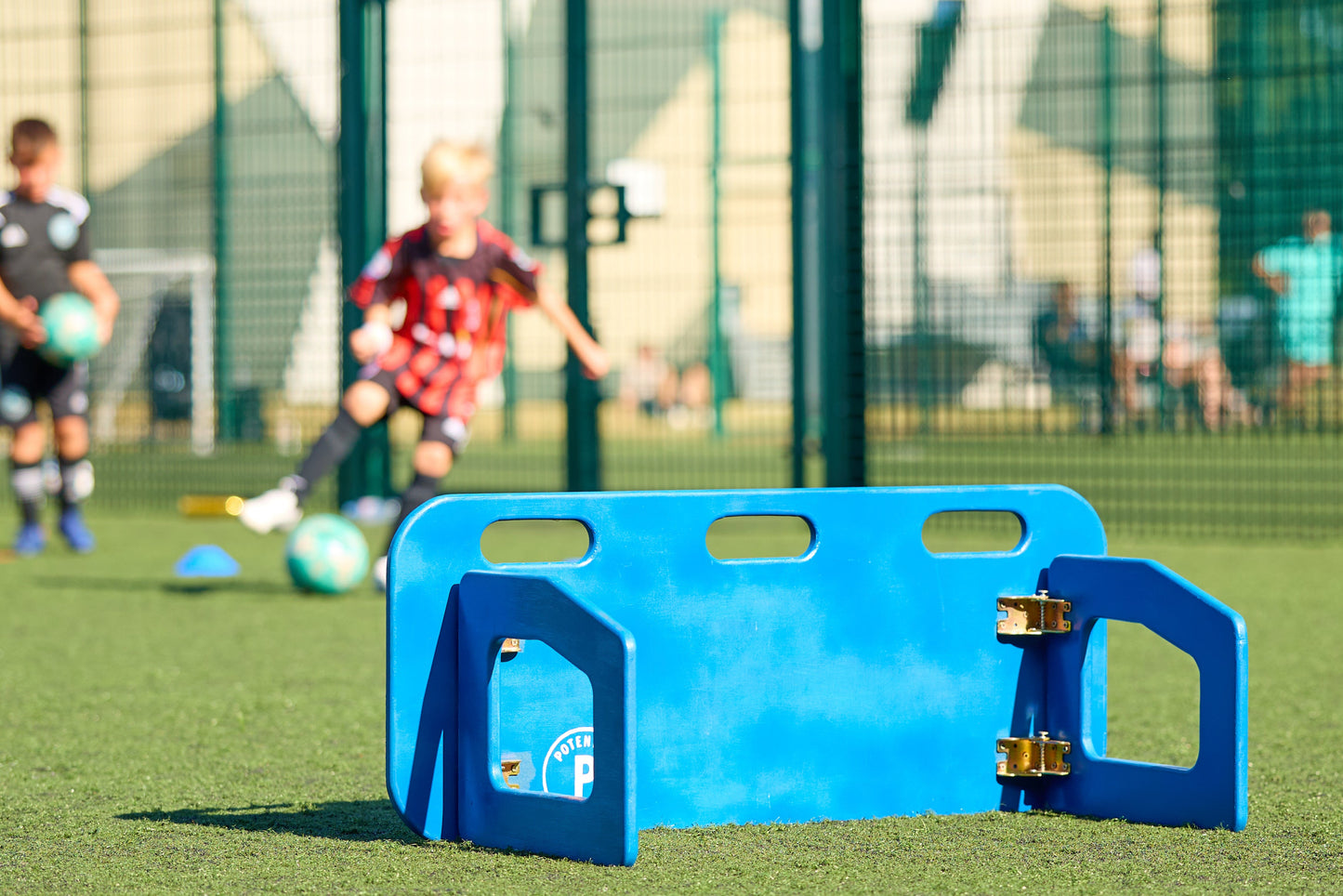 Football Rebounder Board – Pass Back Trainer for Kids & Adults | Dual-Surface Football Rebounder for Passing, First Touch & Volleys | Portable Soccer Training Equipment for garden or Club