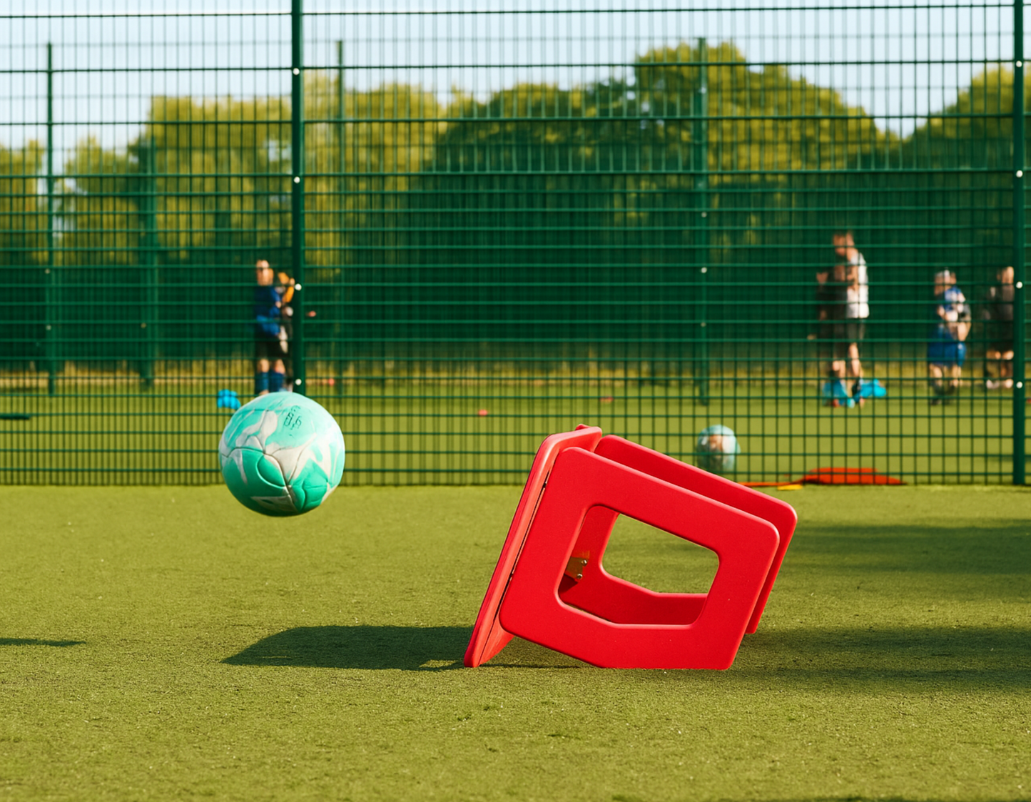 Football Rebounder Board – Pass Back Trainer for Kids & Adults | Dual-Surface Football Rebounder for Passing, First Touch & Volleys | Portable Soccer Training Equipment for garden or Club